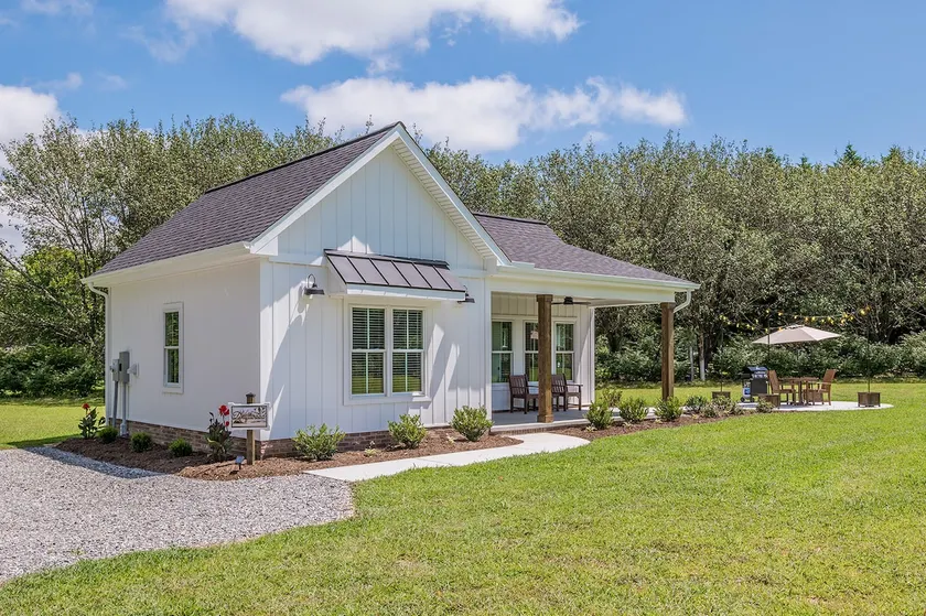 “ Driftwood” River View Retreat - Image 1