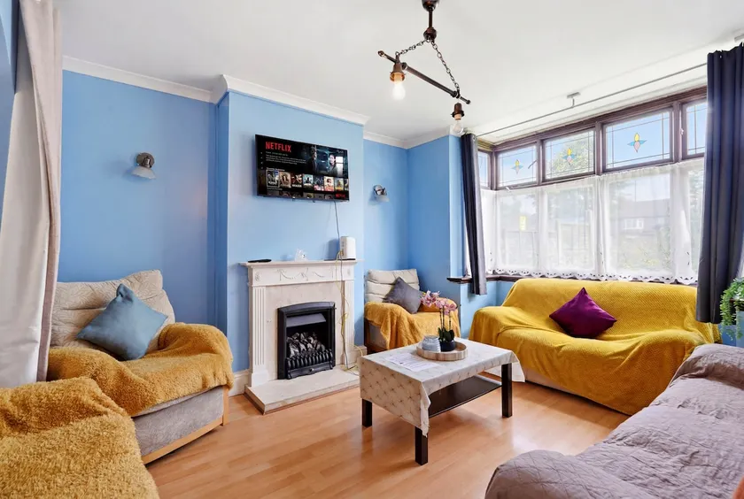 4 Bedroom Central Birmingham - Image 1