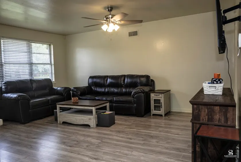 Cozy Spot Near AirForce Base - Image 1