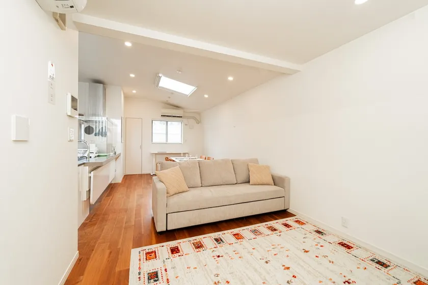 [369 House] 98 sqm/3 mins from Shibuya Center/Nearest subway station 4 mins walk/Nakameguro Daikanyama Center/Oversized kitchen counter/4 beds - Image 1