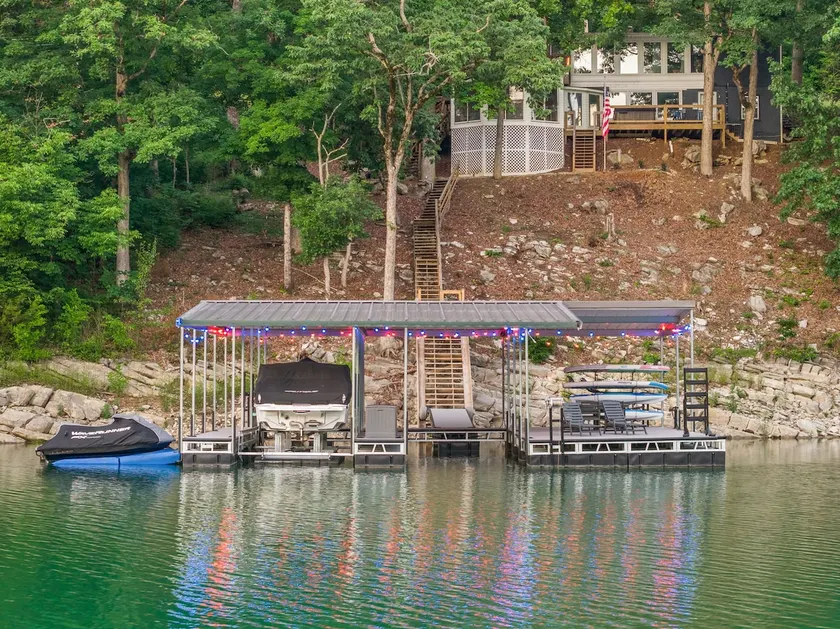 Norris Lake Retreat on Cape Norris - Image 1