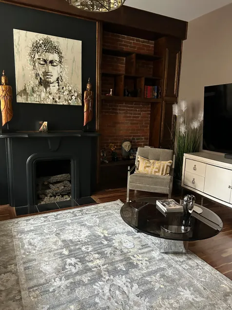 Elegant North Side Victorian | Free Parking - Image 1