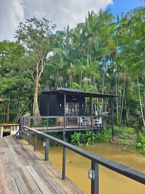 Black Box Hostel Combu Island - Image 1