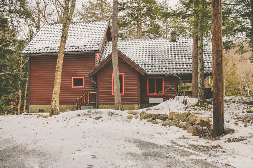 A Great Camp Style Cabin at Motel Long Lake - Image 1