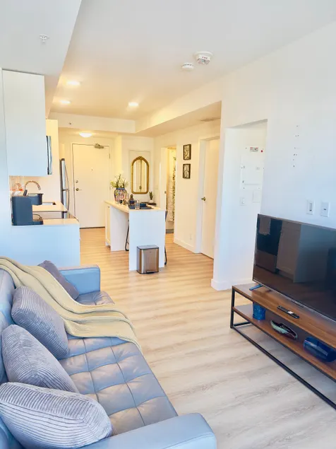 Downtown Condo, Stylish Comfy - Image 1
