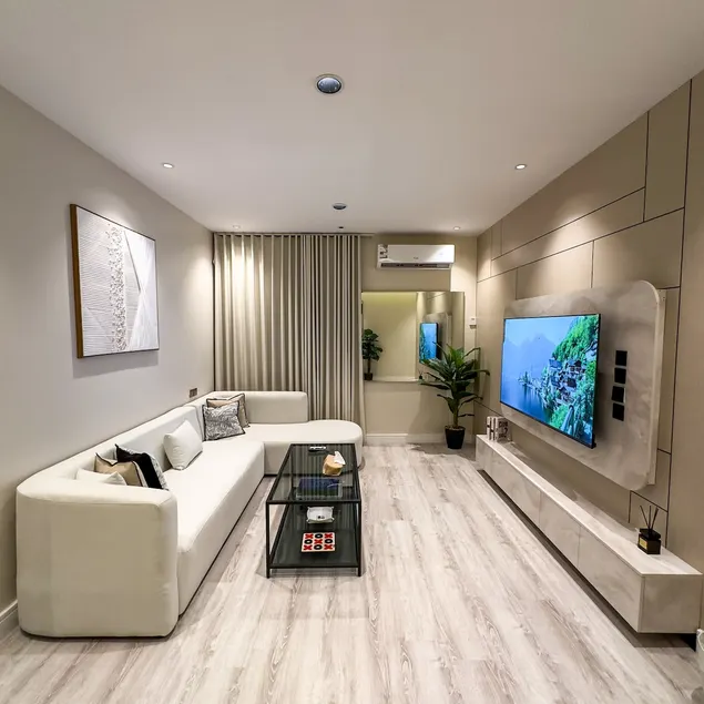 Stylish 1BR | Boulevard View | Self-Entry - Image 1