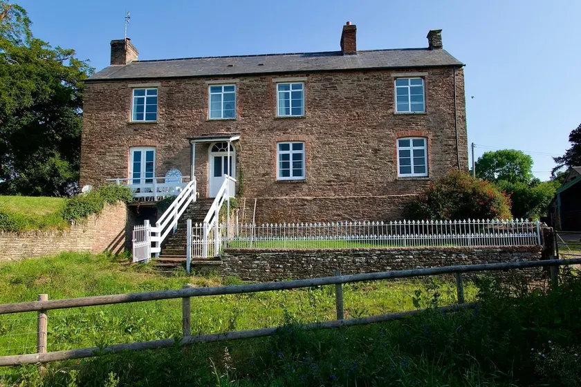 Charming Farmhouse Near The Black Mountains - Image 1
