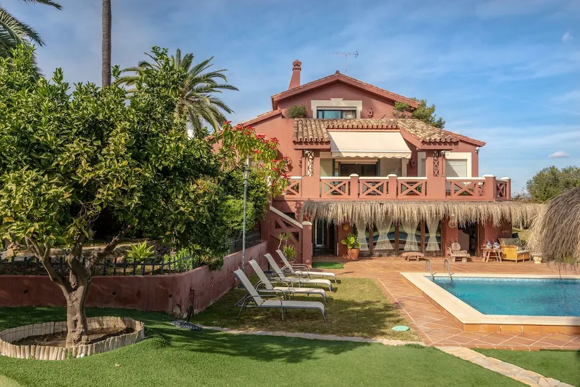 Villa Jimenez - 5 BEDROOMS - Image 1