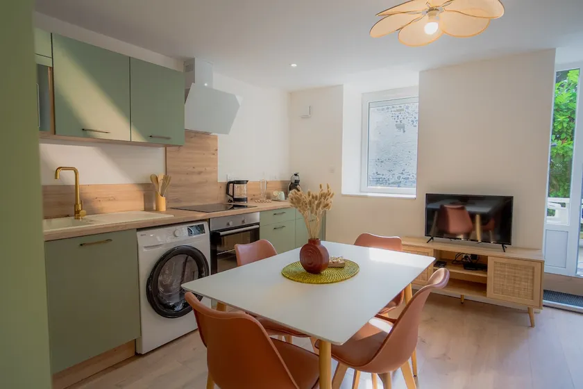 Appartement avec exterieur et parking - Le Puy 5 min - Image 1