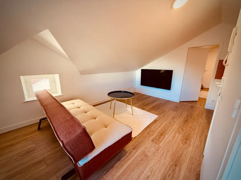 4-bedroom apartment - Air conditioning, close to the city and train station, ID check! - Image 1