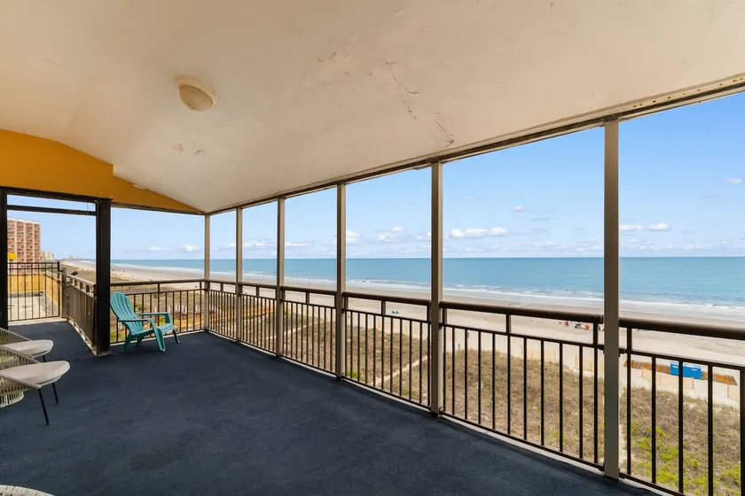Bright Oceanfront PH- Pools Tiki Bar Breakfast - Image 1