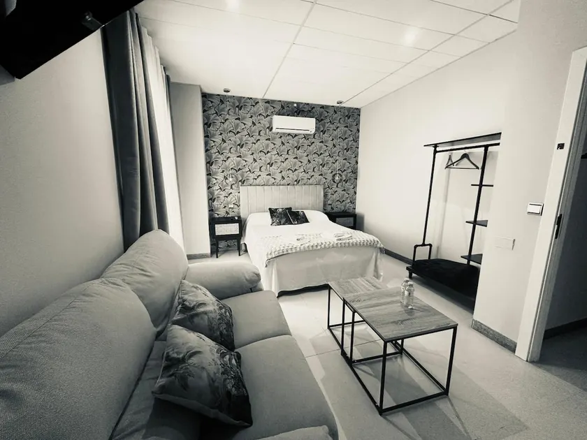 Apartment with pool V - Image 1