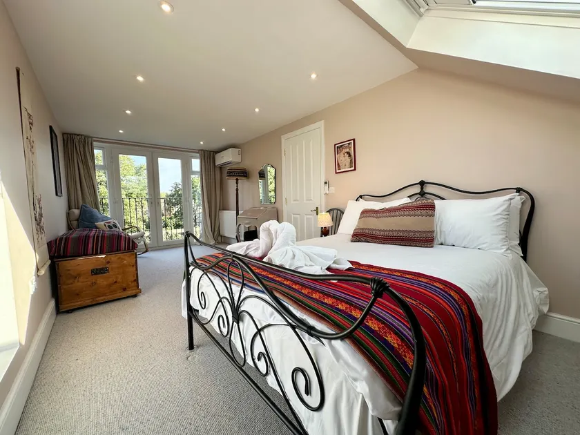 Gorgeous Home In Ealing London - Image 1