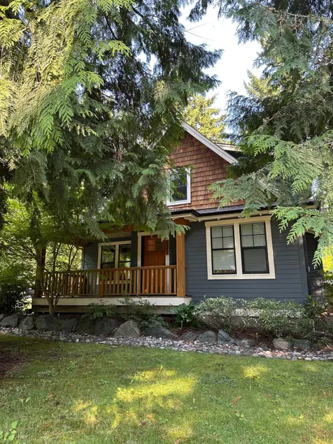 2BR + Den Cozy Family Getaway w/ Resort Amenities - Image 1