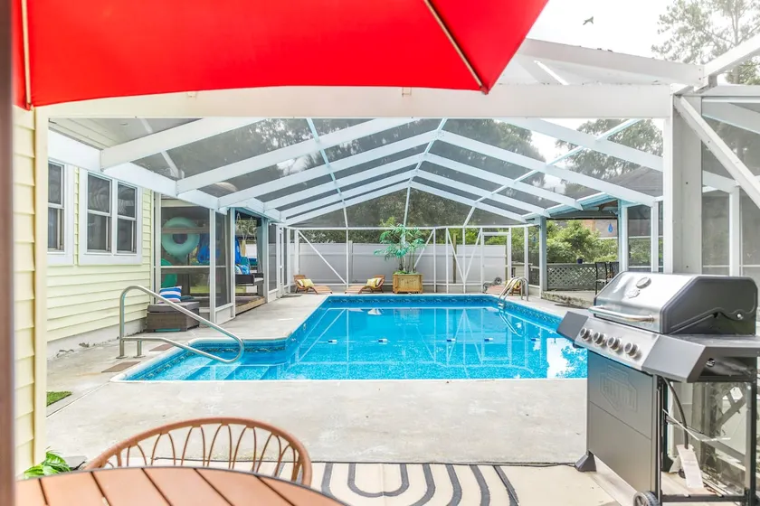 Farmhouse Estate | Screened Pool · Game · 3 Kings - Image 1