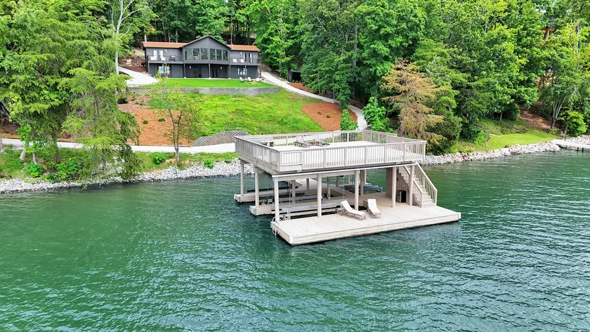 Watts Bar Dream Retreat|Deep Water|Docks|Fast WiFi - Image 1
