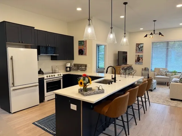 Private Guest Apt - .4 miles to Downtown Delafield - Image 1