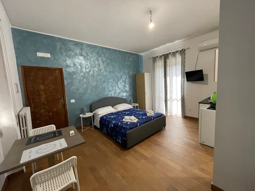 Triple Room with Kitchenette - Image 1