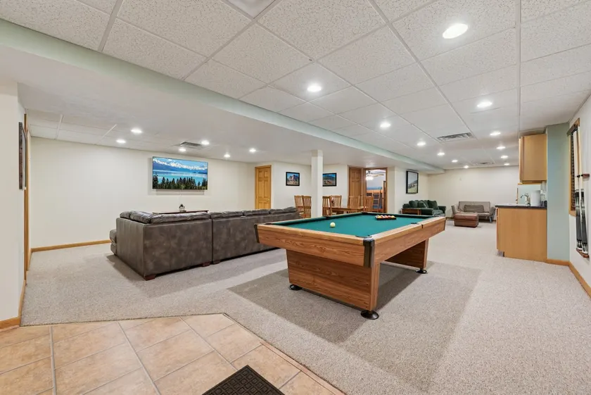 Sleeps14, 5BR, 10Bed, HotTub, Lake Access, FirePit - Image 1