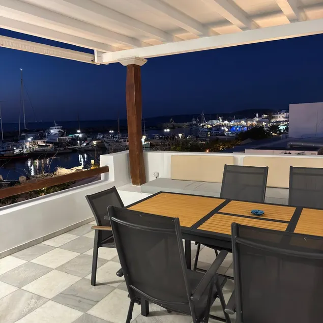 Portside Paradise - Image 1