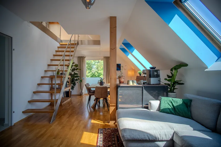 Attic apartment & terrace - Image 1