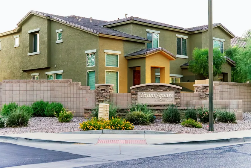 Condo (2BR/2BA) in Surprise, AZ - Image 1
