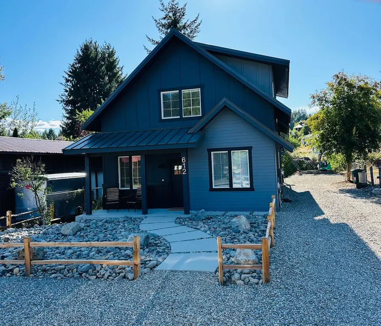 The Ducktown Dacha - Image 1