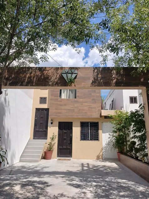 Upper floor accommodation with spacious spaces - Image 1