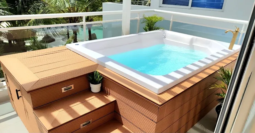 L-304 New, modern loft with 100% private Jacuzzi - Image 1