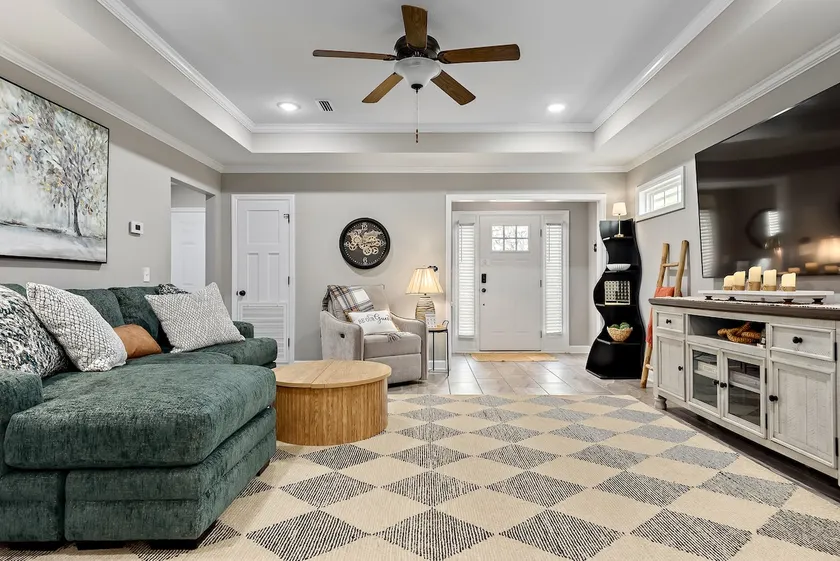 Cozy Charming Cottage Ranch Home - Image 1
