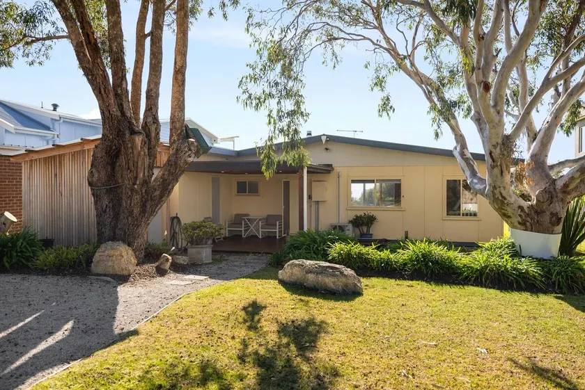 Anmere Cottage - Image 1