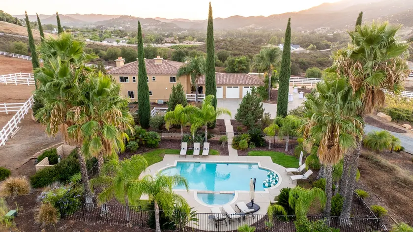 Villa on 5 Acre Vineyard Equestrian Estate, Pool & Hot tub, Events - Image 1