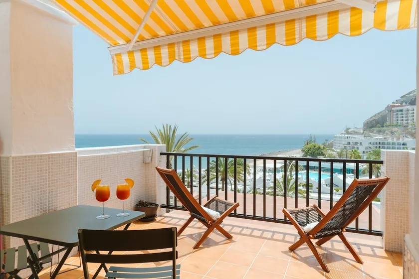 Playa del Cura Ocean View Apartment - Image 1