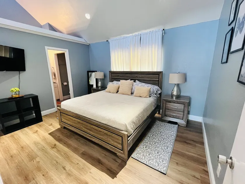 Katy Trail Condo In Heart of Trendy Uptown! - Image 1