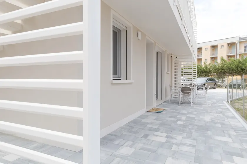 New three-room apartment 100m from the sea + covered parking - Image 1