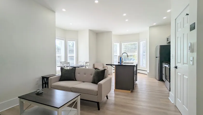Gorgeous Gardiner 1 Bedroom - Image 1
