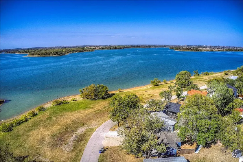 Lakefront Resort W/ Lake View and Big Deck - Image 1