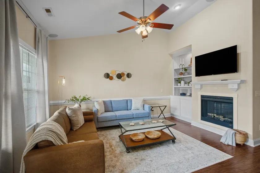 ECU & Med - Fresh Modern Stay - Image 1