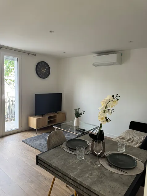 Longchamps 3 - Modern cozy haven near Marlioz, air conditioning - Image 1