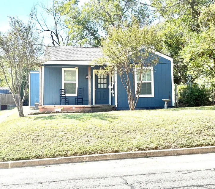 La Casita Azul - Image 1