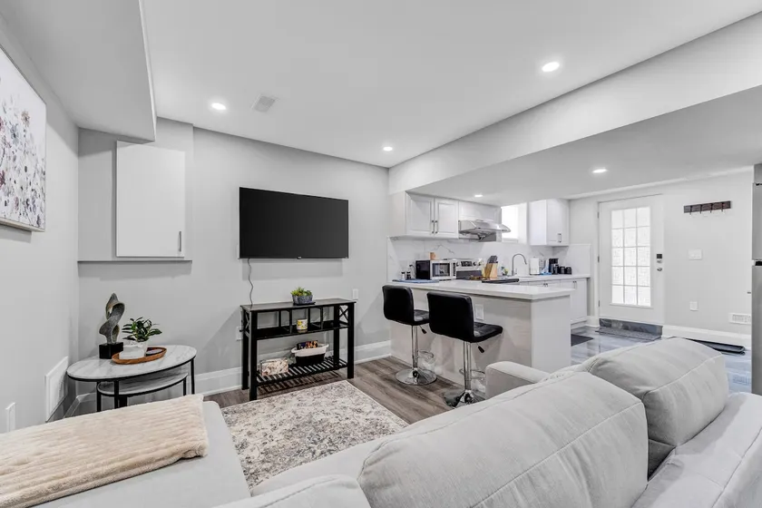 Timeless Charm, Modern Comfort & Large Patio - Image 1