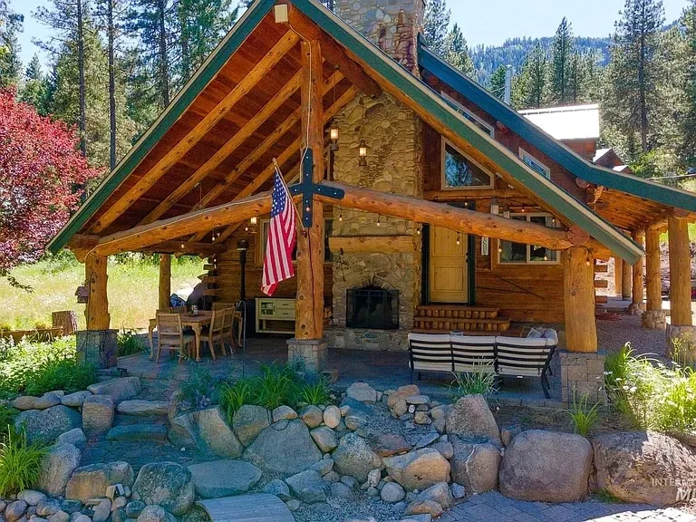 Mountain Living near Terrace Lakes Golf Course - Image 1