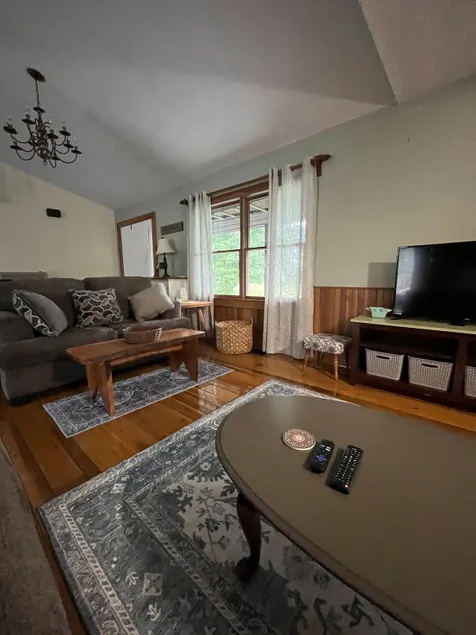 Deepwell Mountain Top Cottage - Image 1