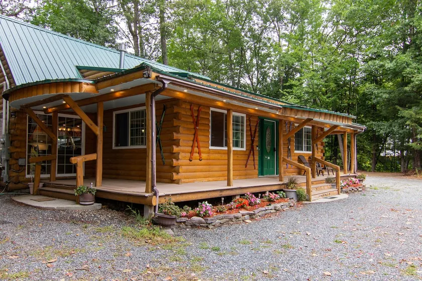 Quiet Lake Retreat | Short Walk to Beach|Fireplace - Image 1