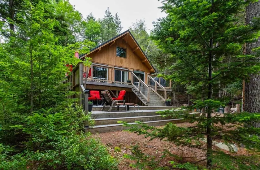 The Morehouse Lake House Chalet - Image 1