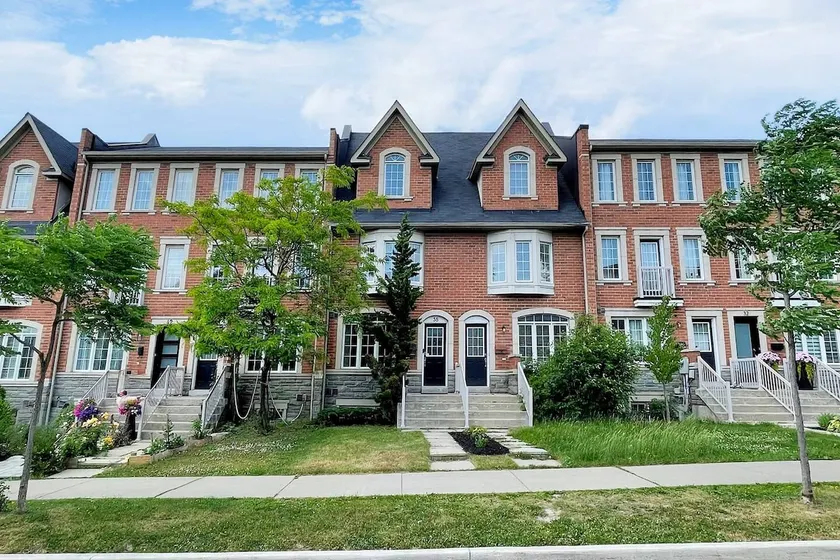 Spacious 4-Story Townhome In North York - Image 1