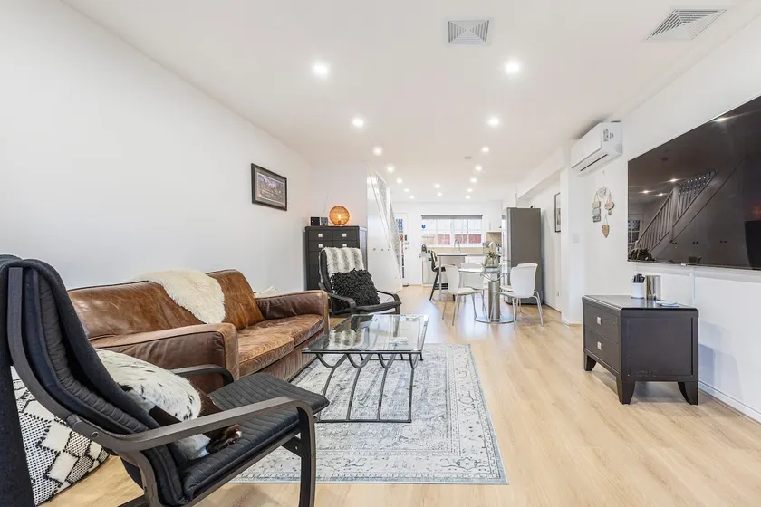 Mia's Place - Victorian Terrace with Modern Comfort - Image 1