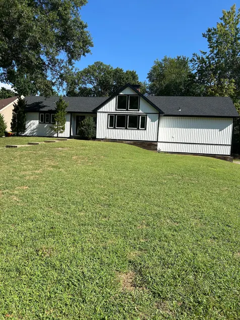 3 BDR w Loft on Countryside Dr. - Image 1