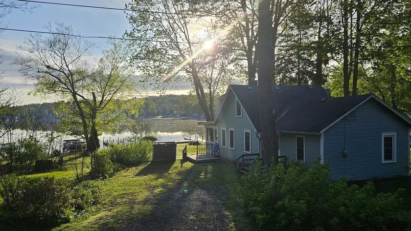 Canadohta Lakeside Cottage - Image 1