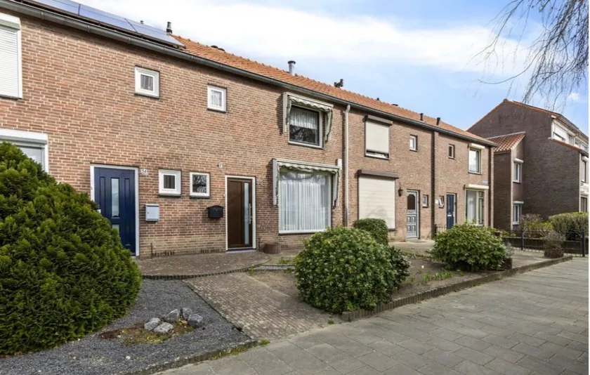 House, Free breakfast, Free Parking - Image 1